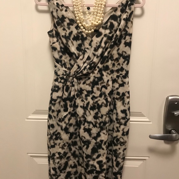 Ann Taylor Animal/Leopard Print Vneck Dress Size 0 - Picture 10 of 16
